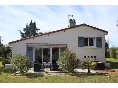 vente maison 4 pièces 74 m² ruffec (16700)