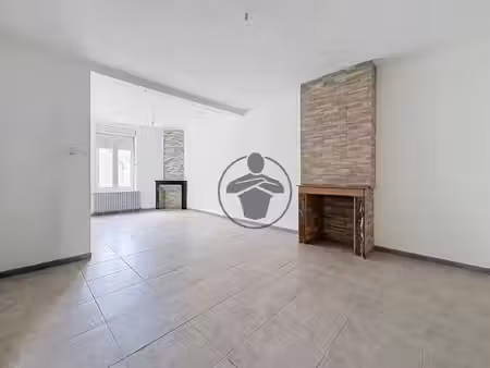 location maison de ville 3 pièces 70 m2 à saint-quentin