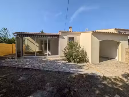 location maison 3 pièces 74 m² à uzès (30700)  1 050 €