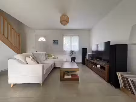 location maison 5 pièces 91 m² à trelaze (49800)  1 299 €