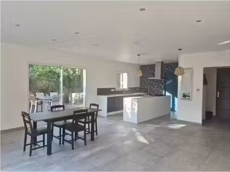 location meublée maison 4 pièces 119 m² à tornac (30140)  1 062 €