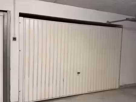 location parking à bandol (83150)  195 €