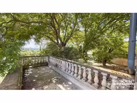 mas provençal à rénover à courthézon – 524 m² de surface totale  dépendances & potentiel