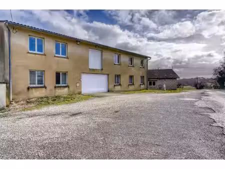 bâtiment de 600m2 sur parcelle de 1000m2