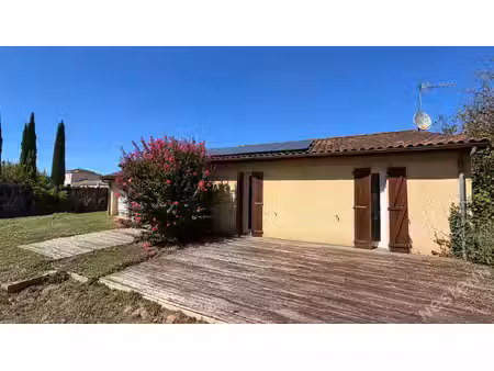 maison de plain pied avec jardin à l'ouest de bergerac à rénover