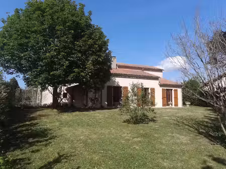 maison familiale avec 4 chambres et jardin - proches commerc