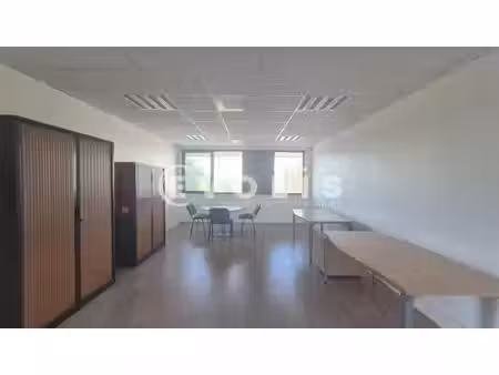 vente bureaux chanteloup en brie 77600 50m²