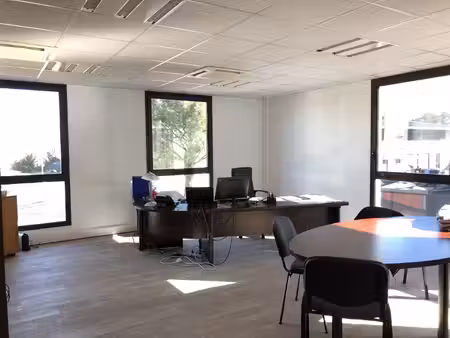 location local professionnel 207m² aix en provence 13290