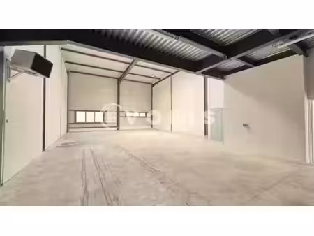 location local d’activités bussy saint georges 77600 112m²