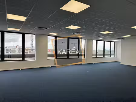 location local professionnel 171m² chessy 77700
