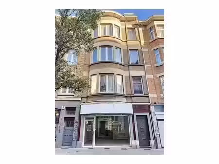 appartement à vendre avec terrasse et 2 chambres   uccle (vbe64783)