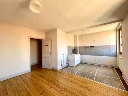 appartement 60 m2 t3 riom à louer