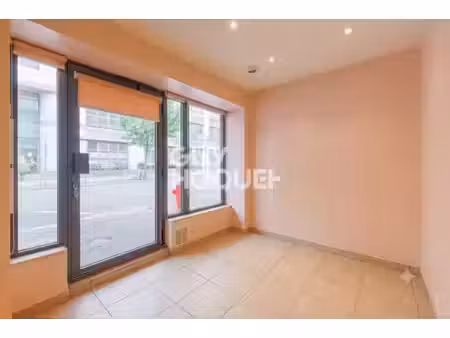 murs commerciaux libre à vendre de 41.35 m²