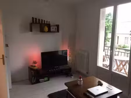 location appartement 1 pièce 26 m² à saint-cyr-sur-loire (37540)