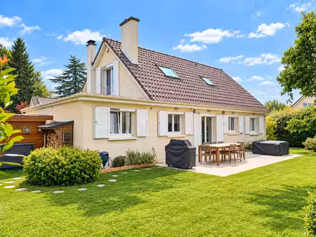 maison familiale de quatre chambres en parfait état : coup d