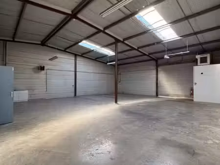 location entrepôt le haillan 33185 220m²