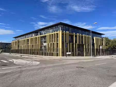 location local professionnel 516m² aix en provence 13290