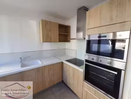 location appartement 3 pièces 61m² cuers 83390