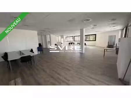 location local professionnel 1 111m² vitrolles 13127