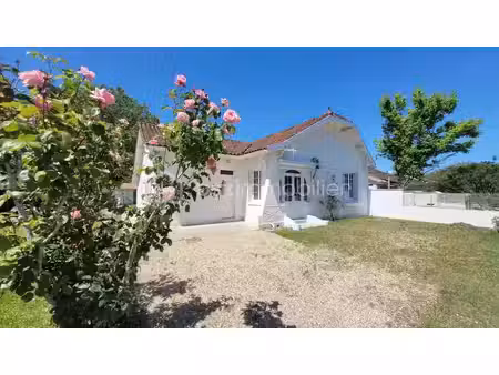 vente maison 5 pièces 102.35 m² à la roche-chalais (24490)  160 000 €