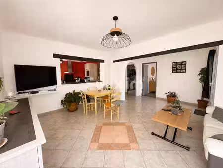 maison de ville avec terrasse et 3 chambres