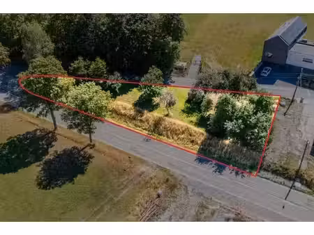 terrain constructible au calme – proche e25 et e411