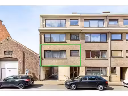 appartement bien situé avec 2 chambres et un garage