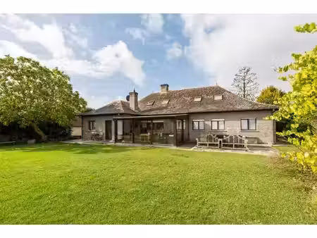 villa avec 6 chambre et terrain à bâtir!