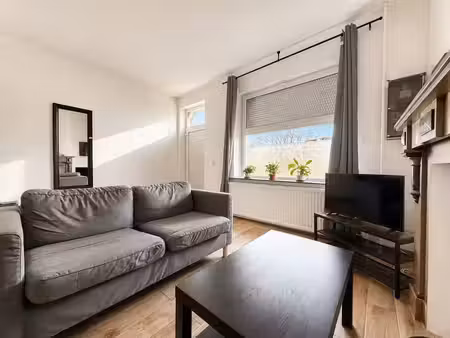 maison entièrement rénovée – 3 chambres avec terrasse