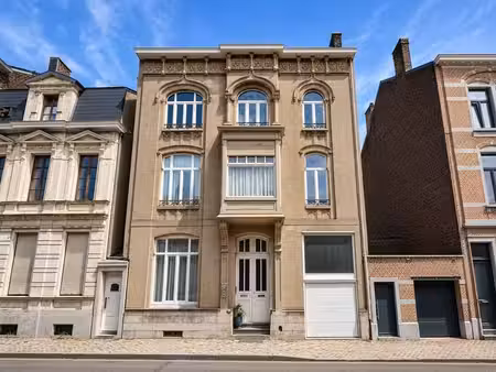 huy – élégante maison de maître 8ch et bureau pour professio