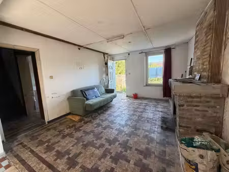 2 maisons entièrement a rénover avec cour et jardin - 218 m²