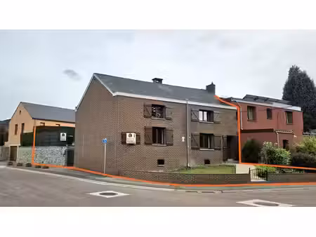 maison 2 ch. rénovée avec jardin dans le village d'awans