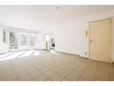 delfimmo - bel appartement avec parking - elec. conforme !