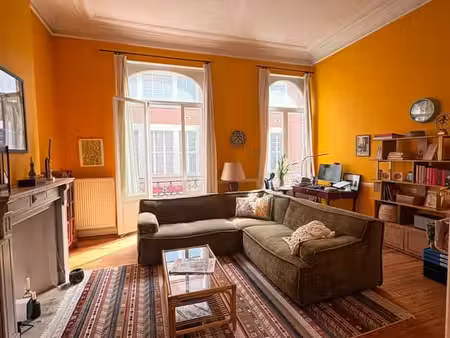lumineux appartement dans petite copropriété  ma campagne