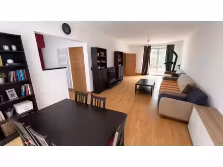 appartement 3 chambres + bureau avec terrasse et 2 parkings