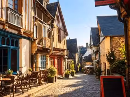 location bureaux et commerces à vitré (35500) : à louer / 30m² vitré