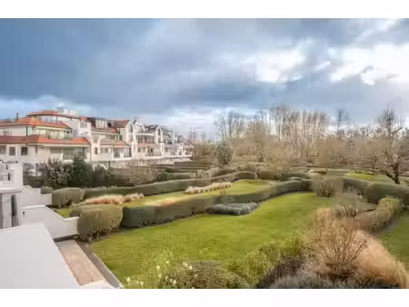 magnifique appartement avec grande terrasse dans le domai...
