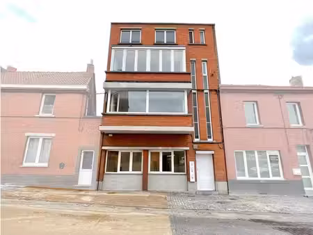 quaregnon  immeuble de trois logements