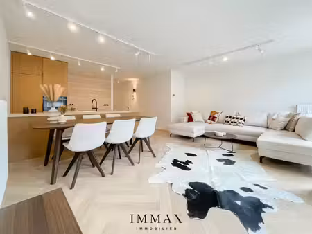 appartement magnifiquement rénové et meublé avec parking