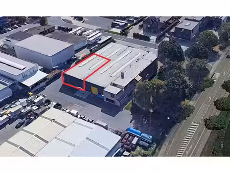 te huur: ca 330m² magazijnruimte te verrebroek