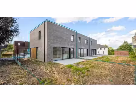 maison à louer à elst pour € 1.250 avec 3 chambres à coucher