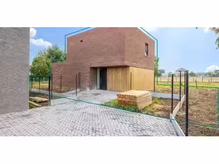 maison à louer à elst pour € 1.450 avec 4 chambres à coucher