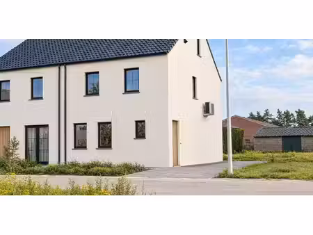 maison à louer à astene pour € 1.325 avec 4 chambres à coucher