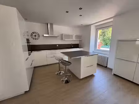 appartement rdc atypique renove 3 pieces parking prive seloncourt