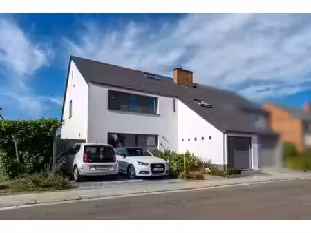villa à vendre avec garage et terrasse   nivelles (vbe65119)