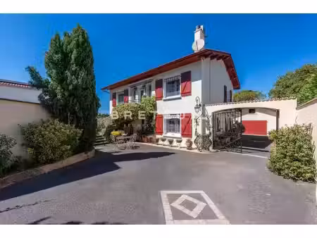 vente maison 8 pièces 200 m² à biarritz (64200)  1 378 000 €