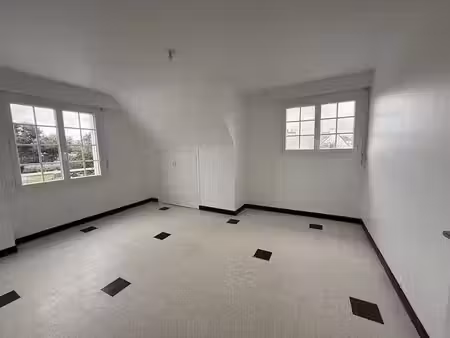 location appartement 4 pièces 71.84 m² à lanester (56600)  875 €