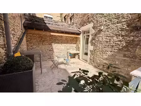 studio renove avec courette privative