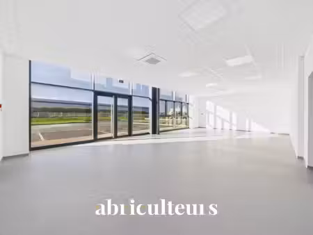 bâtiment d’activité avec stationnement privatif de 600 m² en vente à chartres (28000)