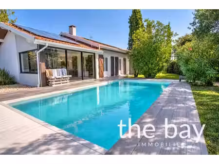 quartier des bordes  maison de plain-pied avec piscine et studio indépendant